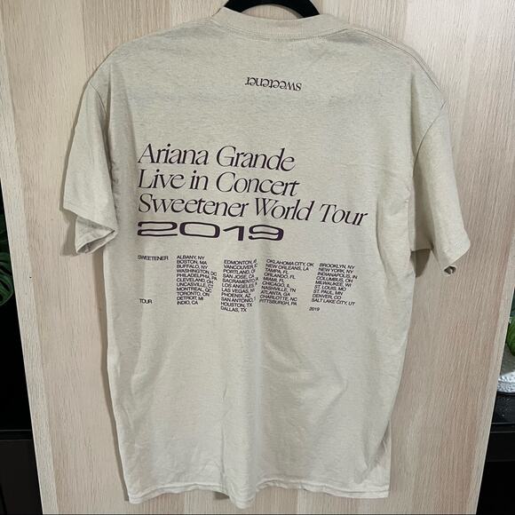Ariana Grande Sweetener World Tour Concert T-shirt Unisex Medium - Picture 2 of 3